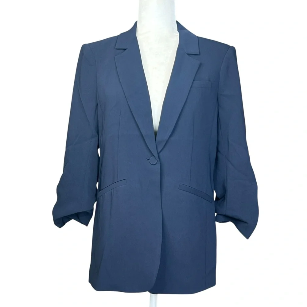 NEW Cinq à Sept Crepe Khloe Blazer 8 Navy Ruched Button Sleeve Closet Essential - Picture 2 of 16